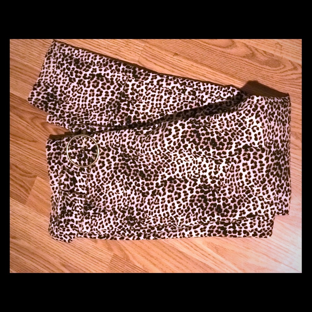 Leopard print pants. NWT. Size large